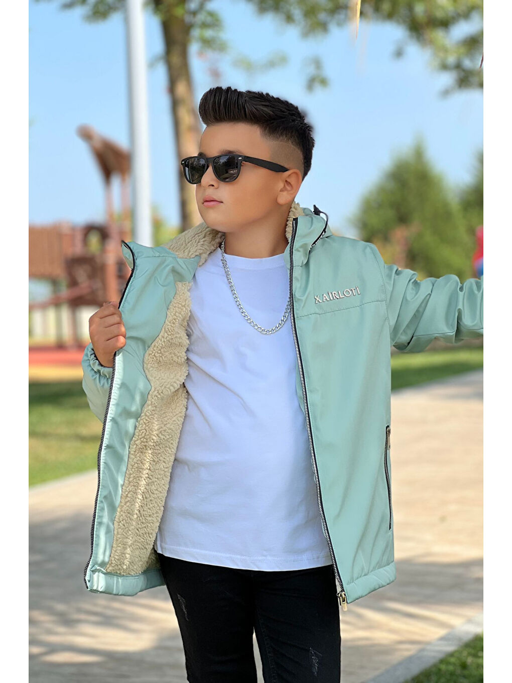 Turkuaz Erkek Çocuk Sabit Kapüşonlu Metal Armalı İçi Kürklü Mont KM3987
