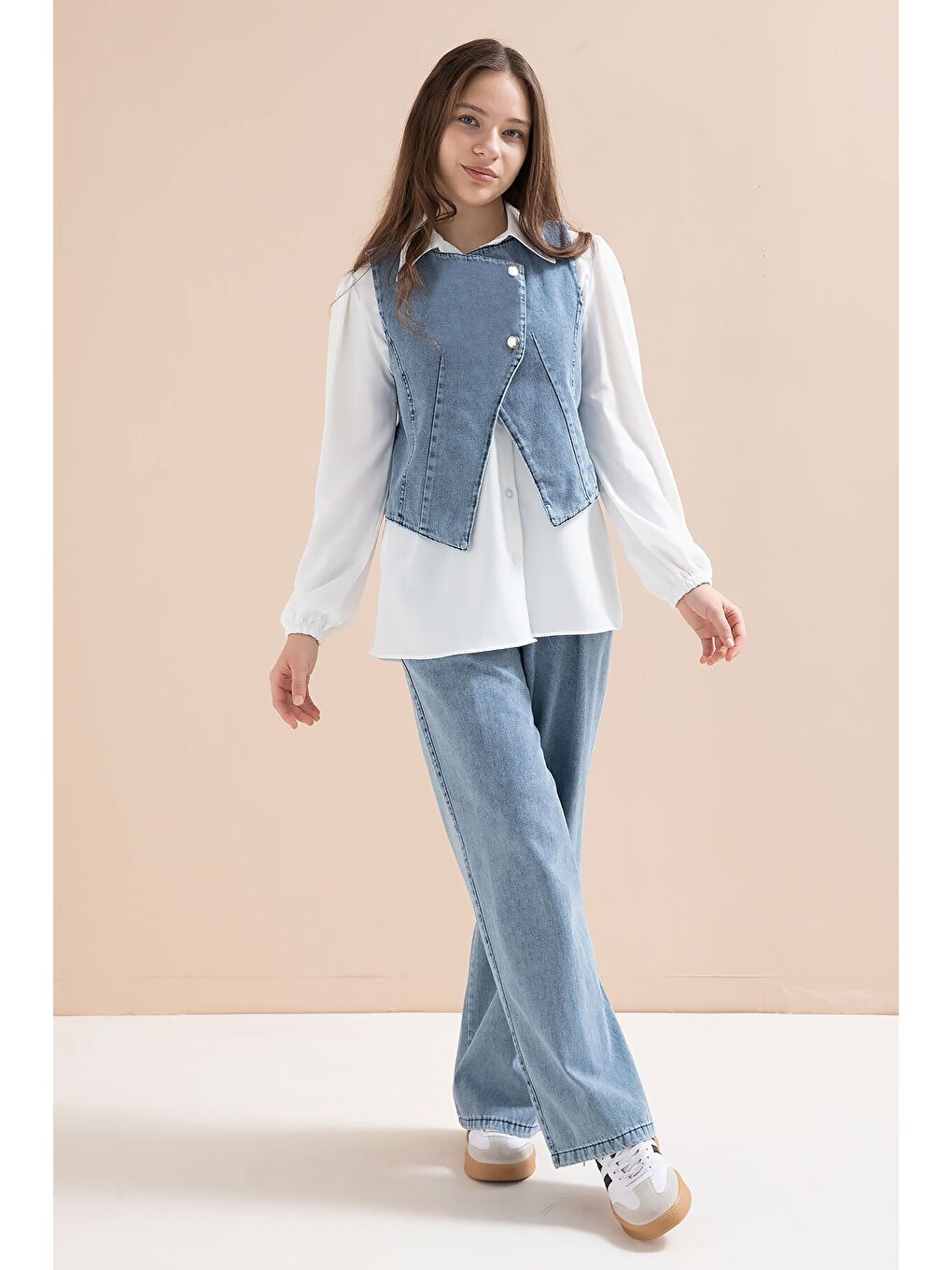 Mavi Düğmeli Jean Yelekli ve Pantolonlu Kız Çocuk Gömlekli 3lü Takım 23598-1