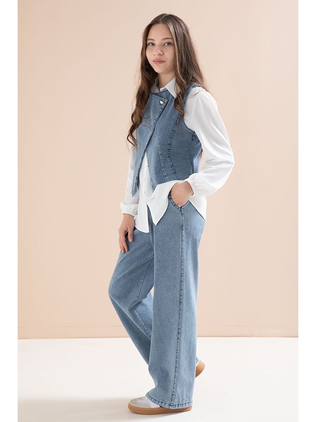 Mavi Düğmeli Jean Yelekli ve Pantolonlu Kız Çocuk Gömlekli 3lü Takım 23598-2