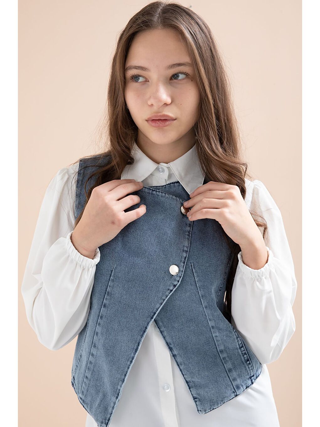 Mavi Düğmeli Jean Yelekli ve Pantolonlu Kız Çocuk Gömlekli 3lü Takım 23598-3