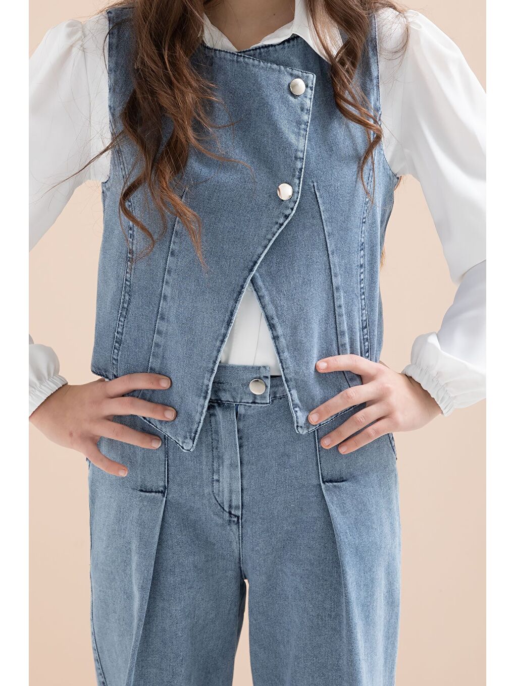 Mavi Düğmeli Jean Yelekli ve Pantolonlu Kız Çocuk Gömlekli 3lü Takım 23598-4