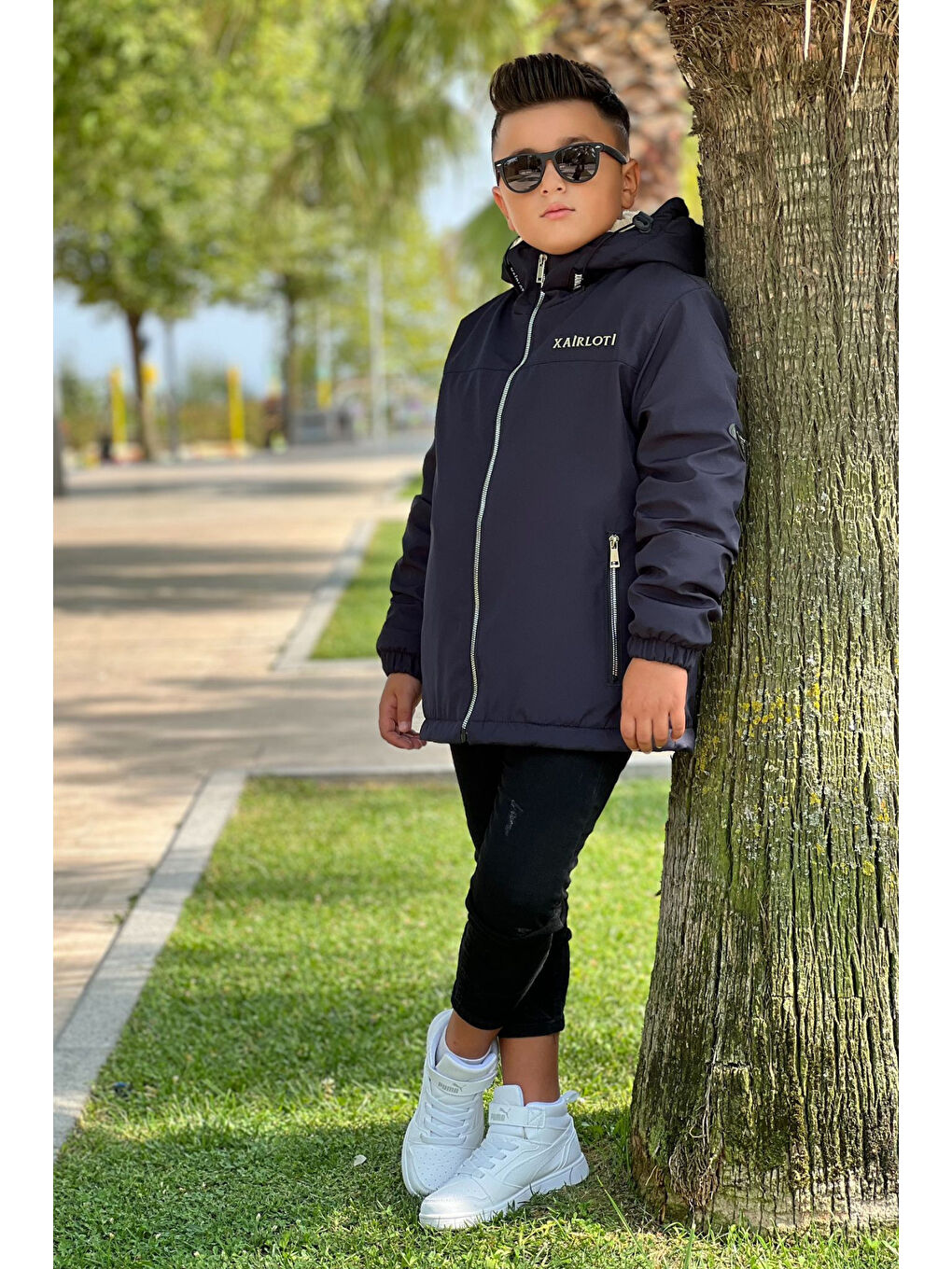 Lacivert Erkek Çocuk Sabit Kapüşonlu Metal Armalı İçi Kürklü Mont KM3987-2