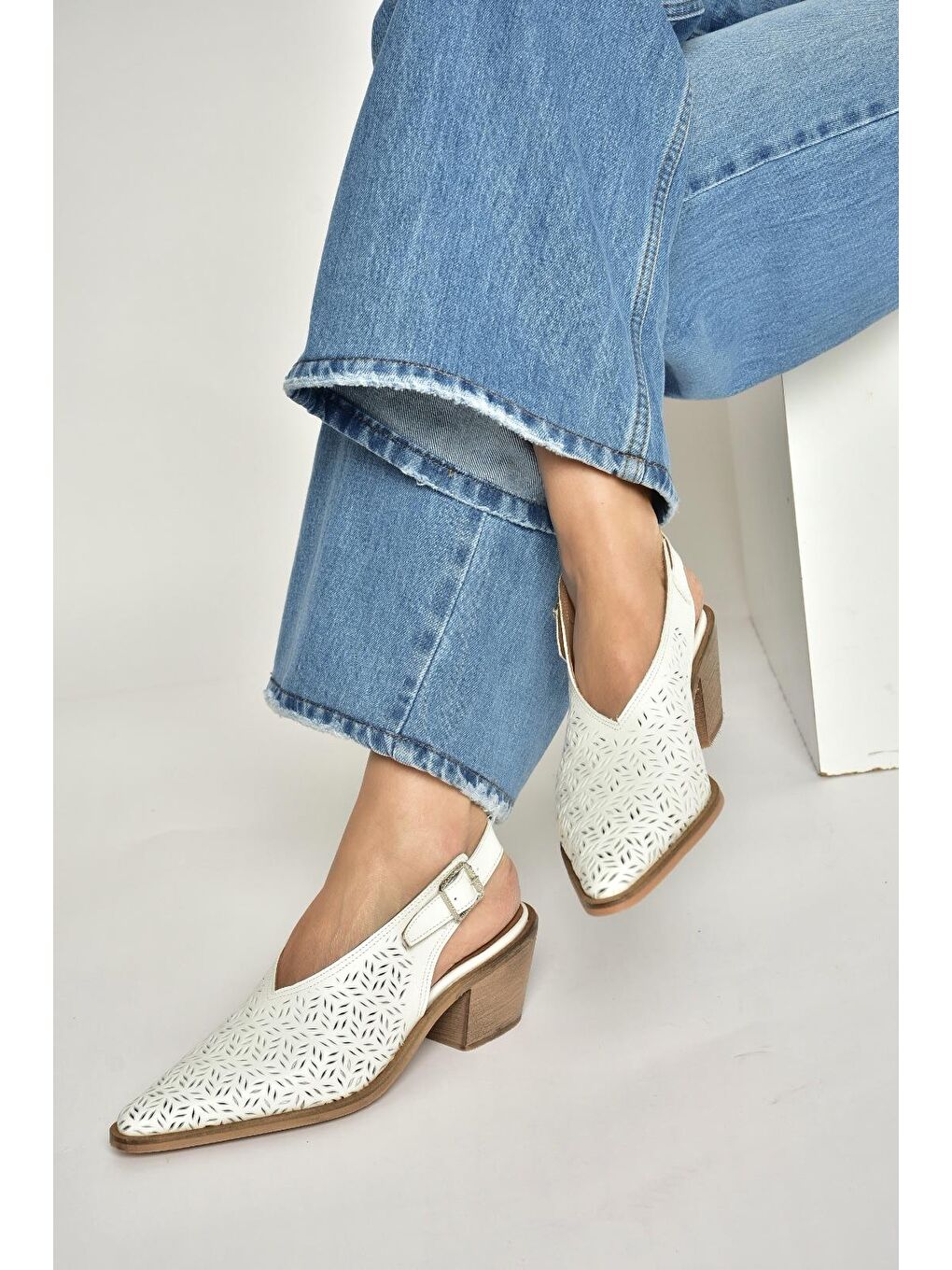 Beyaz Kadın Topuklu Ayakkabı Y654300403-1