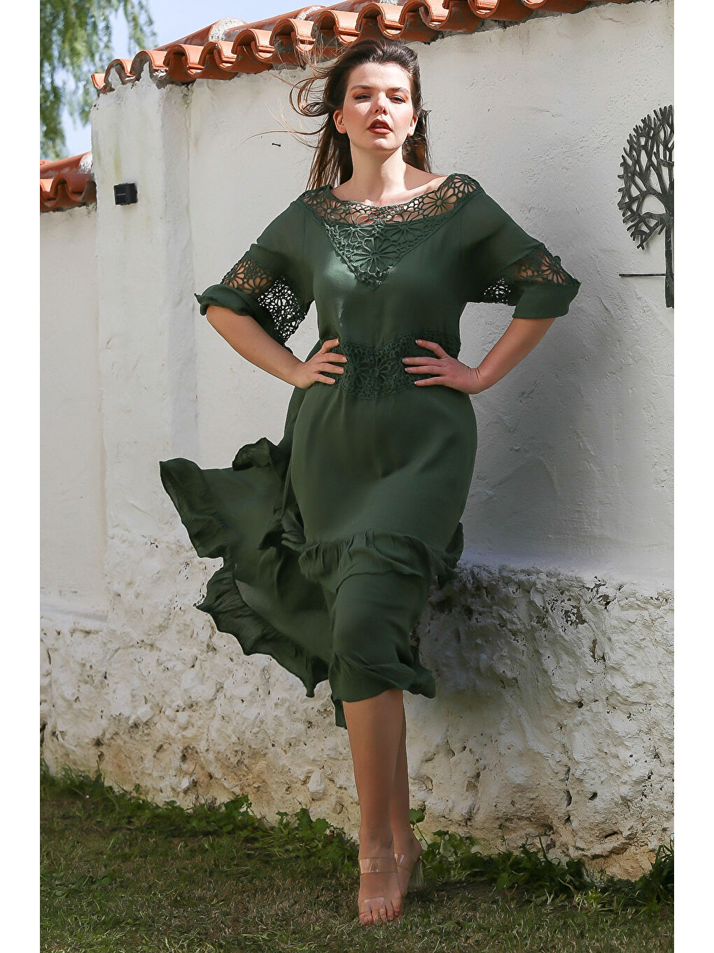 Koyu Yeşil Kayık Yaka Dantelli Kol Astarlı Etek Ucu Fırfırlı Casual Viskon Dokuma Elbise 125 62-1