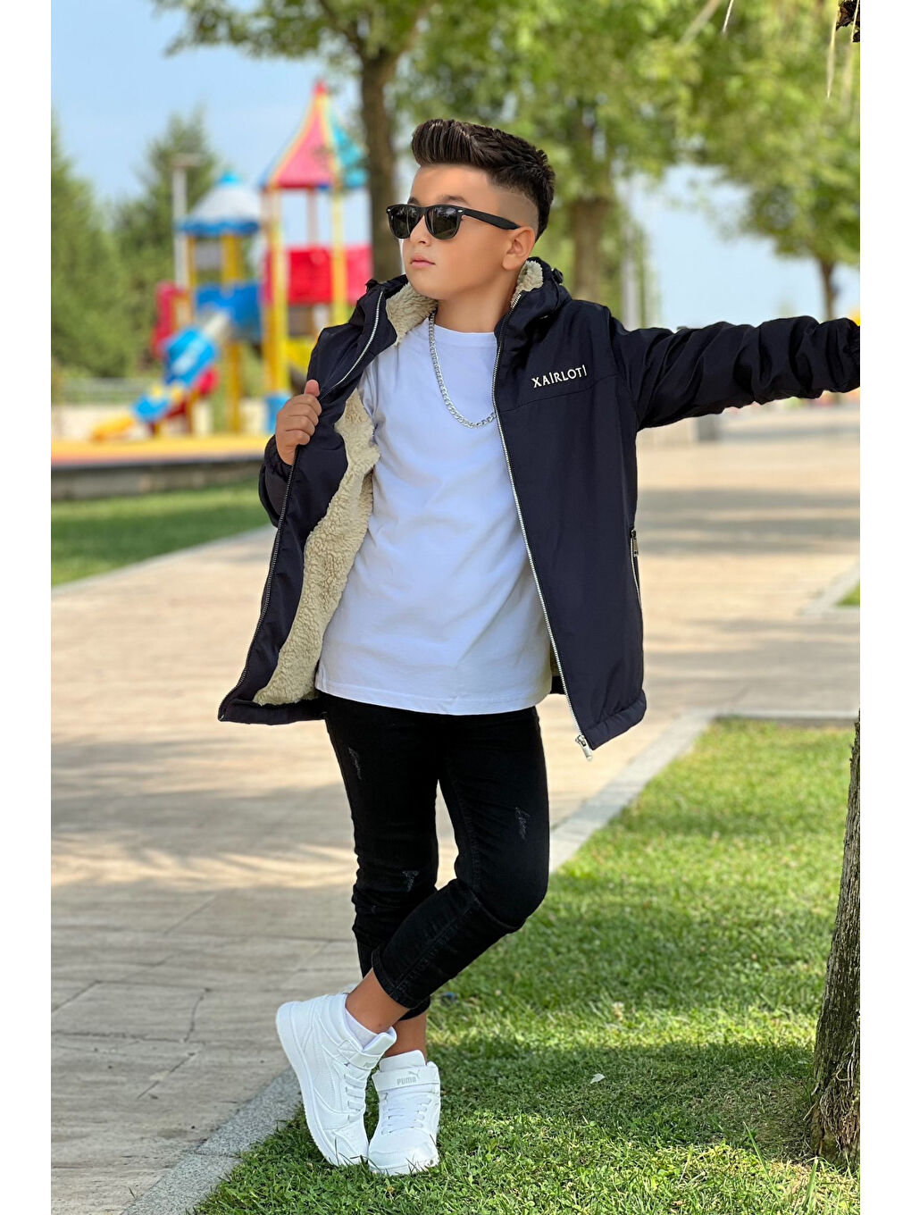 Lacivert Erkek Çocuk Sabit Kapüşonlu Metal Armalı İçi Kürklü Mont KM3987-4