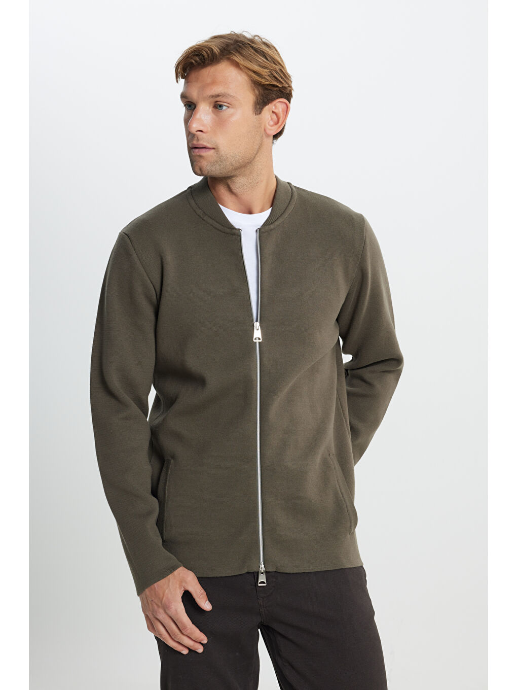 Erkek Haki %100 Pamuk Standart Fit Normal Kesim Kolej Yaka Cepli Triko Hırka