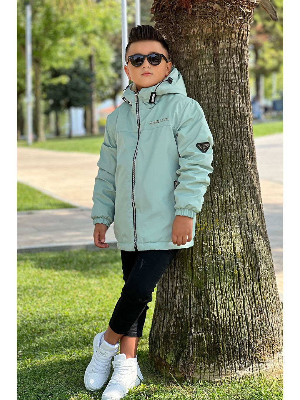 Turkuaz Erkek Çocuk Sabit Kapüşonlu Metal Armalı İçi Kürklü Mont KM3987-4