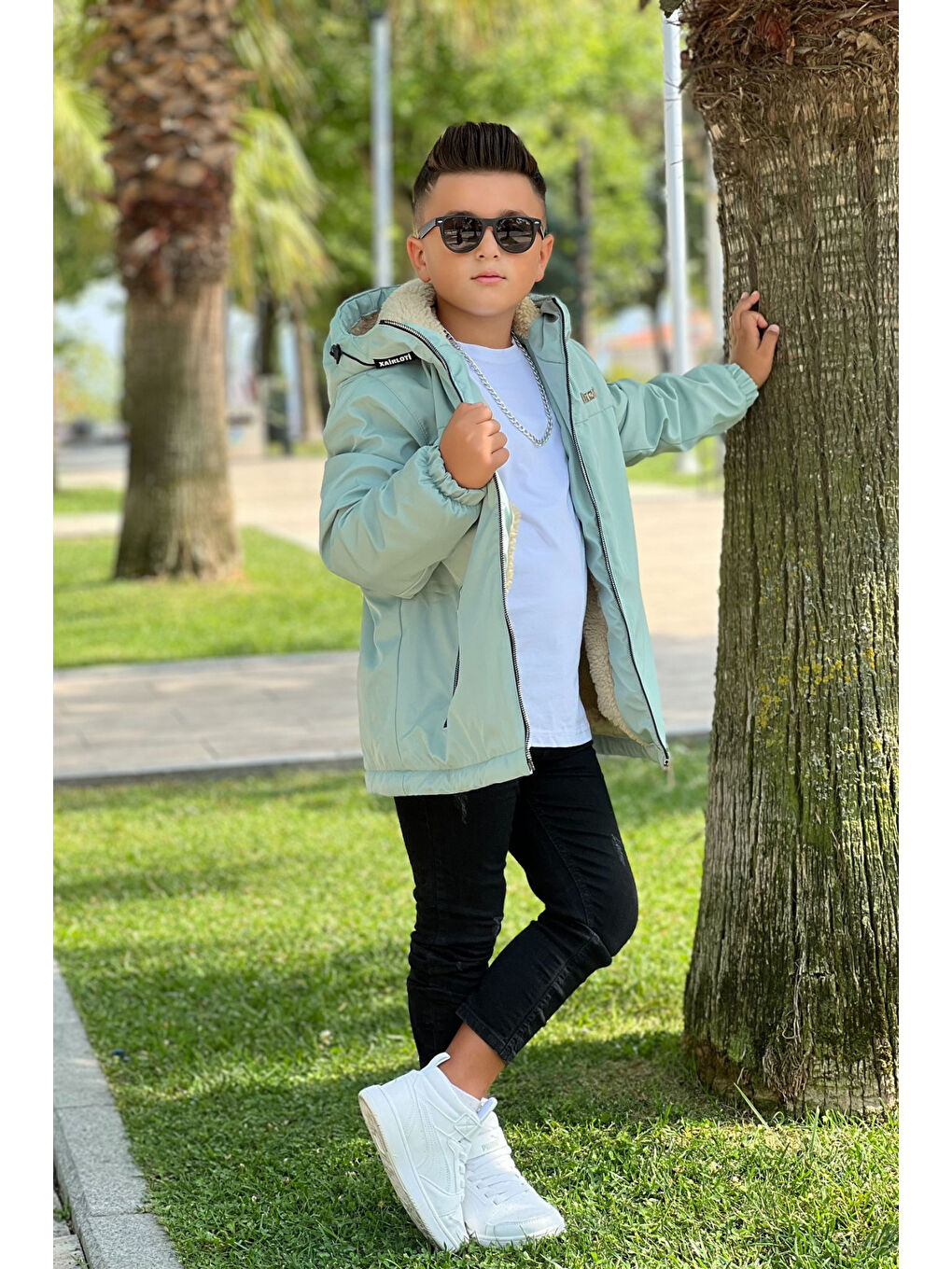 Turkuaz Erkek Çocuk Sabit Kapüşonlu Metal Armalı İçi Kürklü Mont KM3987-6
