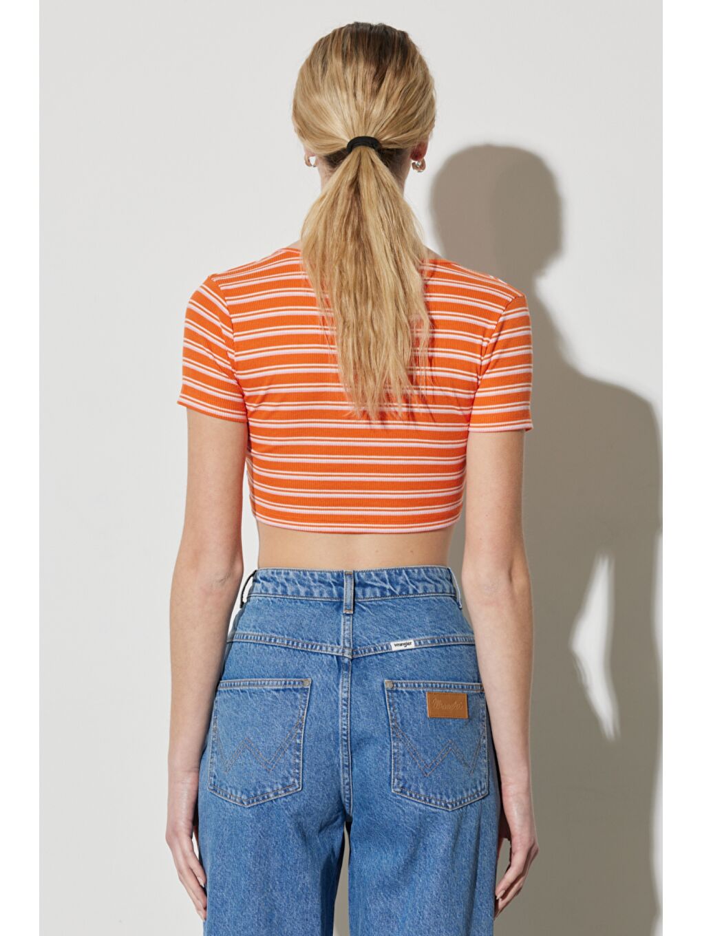Turuncu Regular Fit Normal Kesim V Yaka Çizgili Crop Bluz-7