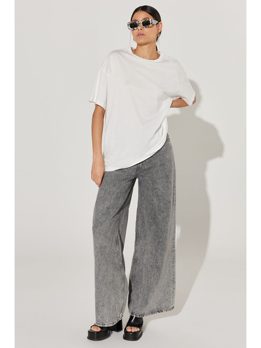 Loose Fit Rahat Kesim Bisiklet Yaka %100 Pamuk Kırık Beyaz Tişört-6