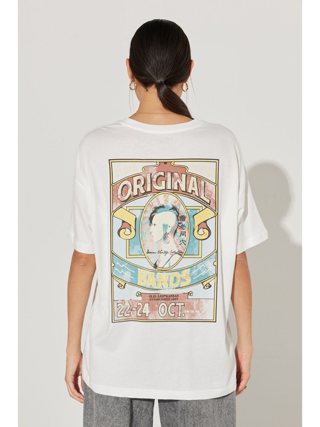 Loose Fit Rahat Kesim Bisiklet Yaka %100 Pamuk Kırık Beyaz Tişört-7