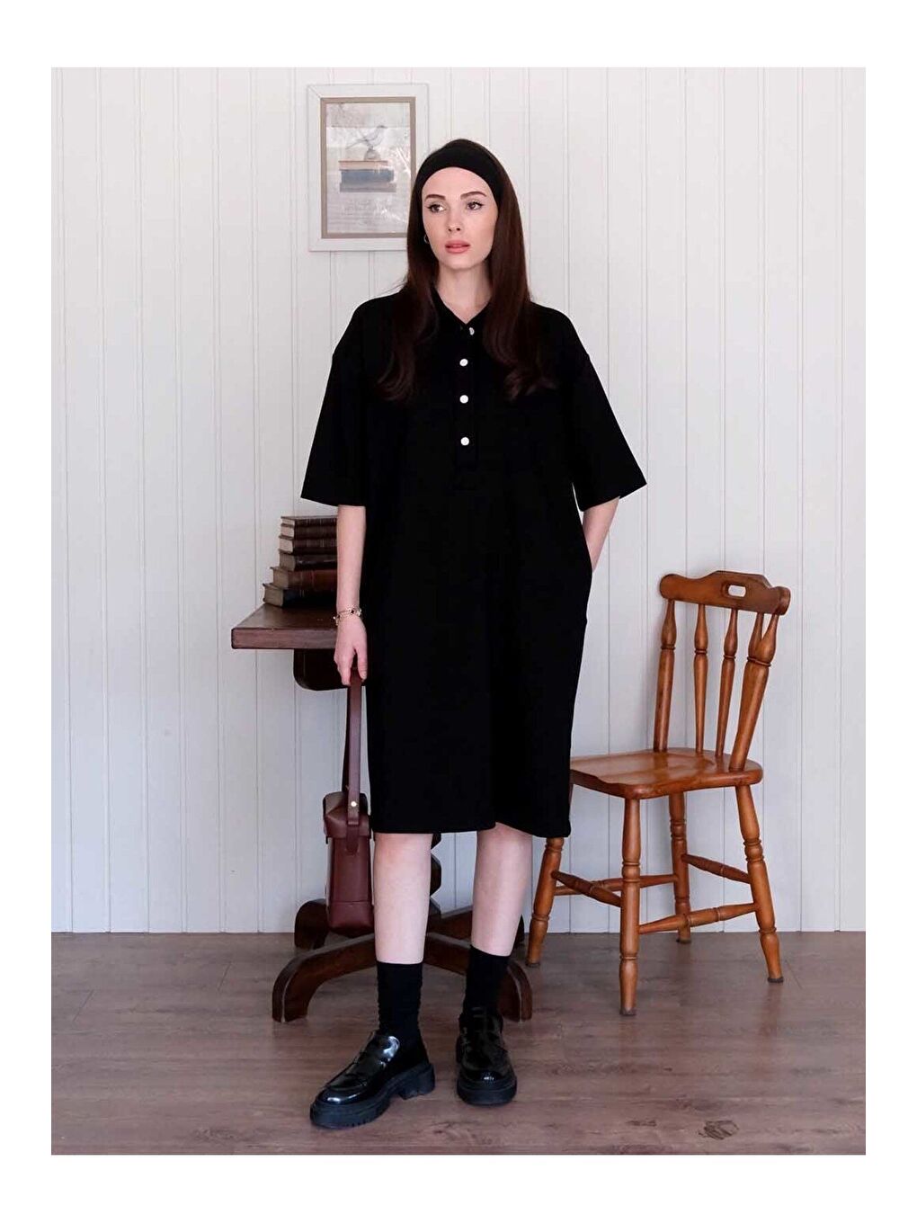 Siyah Düğme Detay Midi Elbise