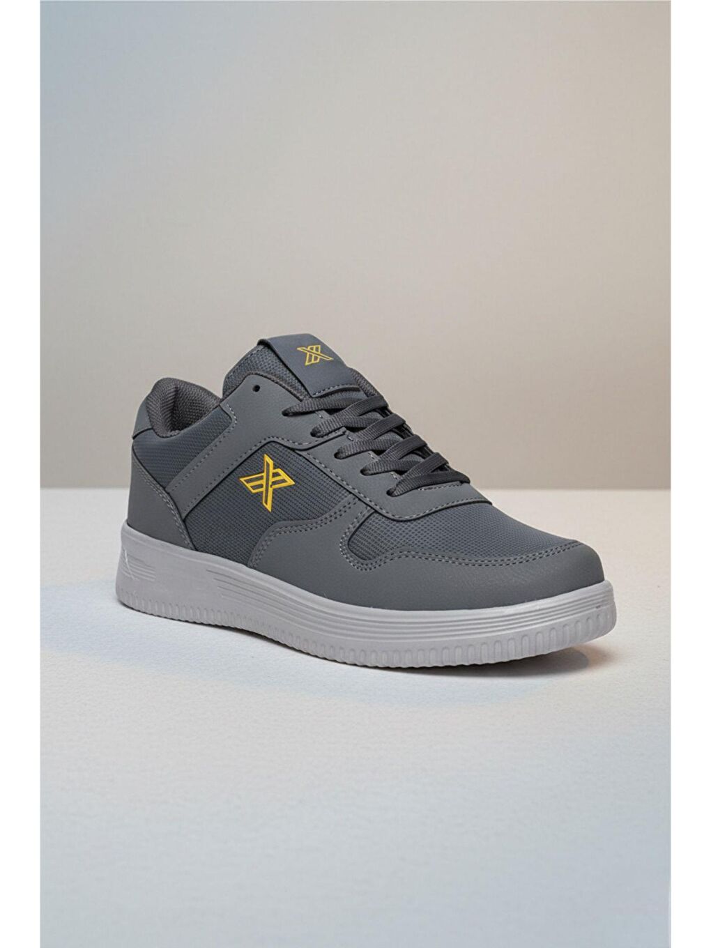 Gri Ltt 4027 Cilt Erkek Bağcıklı Spor Ayakkabı – Konforlu ve Dayanıklı