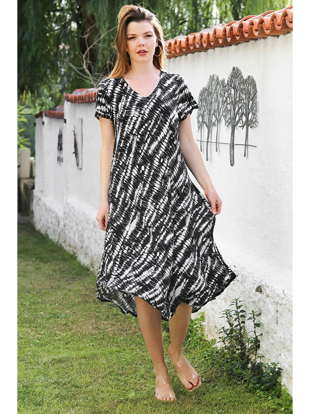 Siyah V Yaka Düşük Kol Allover Baskılı Casual Viskon Dokuma Elbise 115 66-1