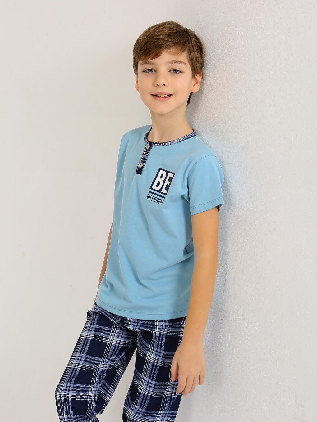 Mavi Erkek Çocuk Kısa Kollu Düğme Detaylı %100 Pamuklu Pijama Takımı Be-5