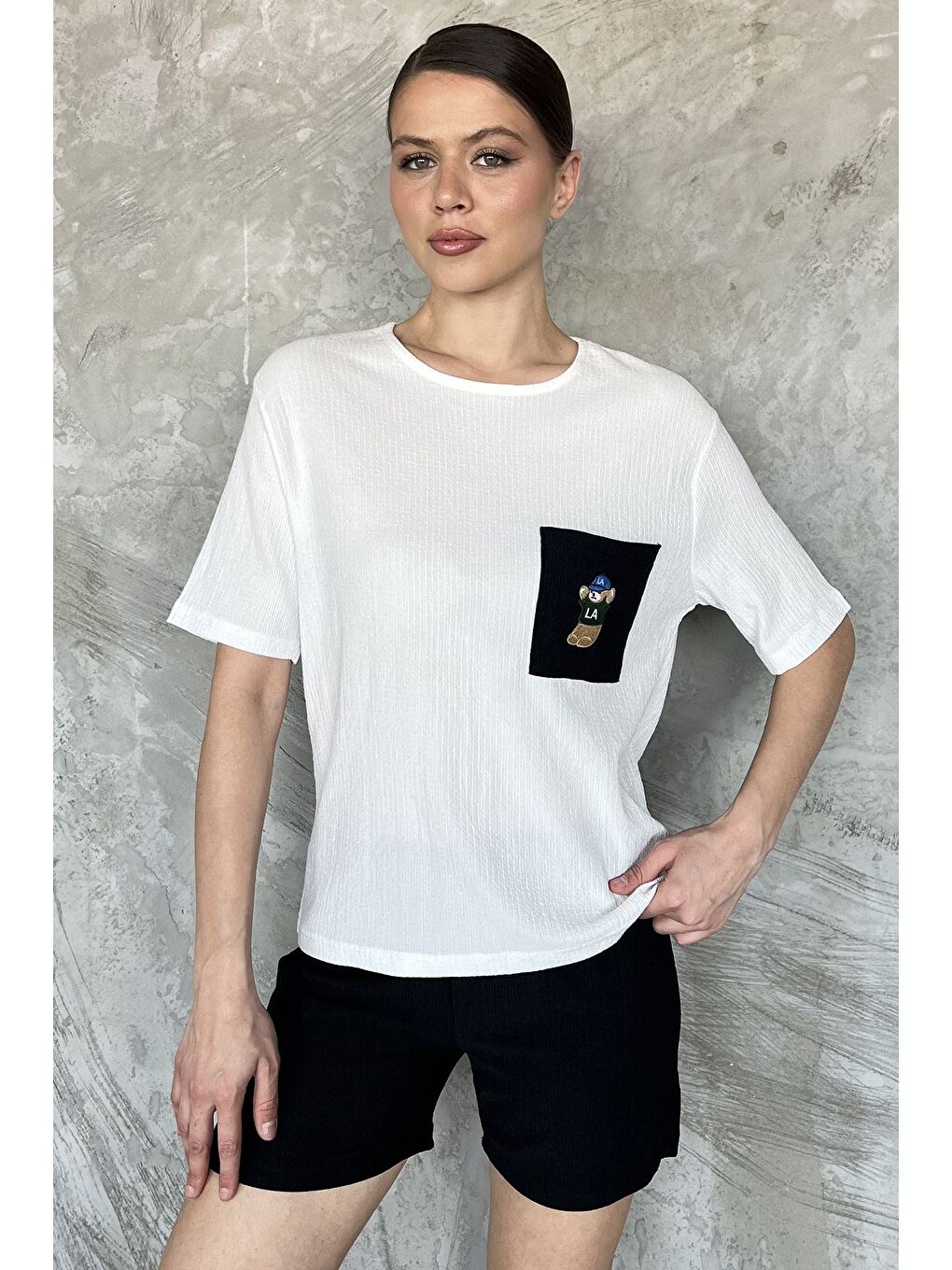 Beyaz Kadın Tek Cepli Nakışlı Şortlu İkili Takım