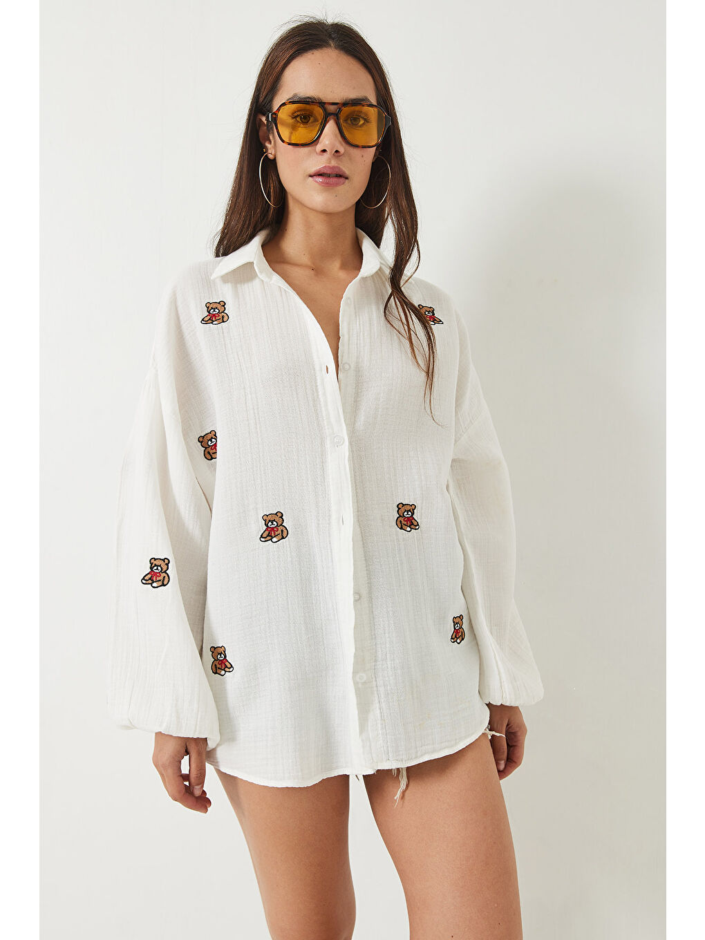 Ekru Kadın Teddy İşlemeli Kolları Lastikli Oversize Pamuk Gömlek-1