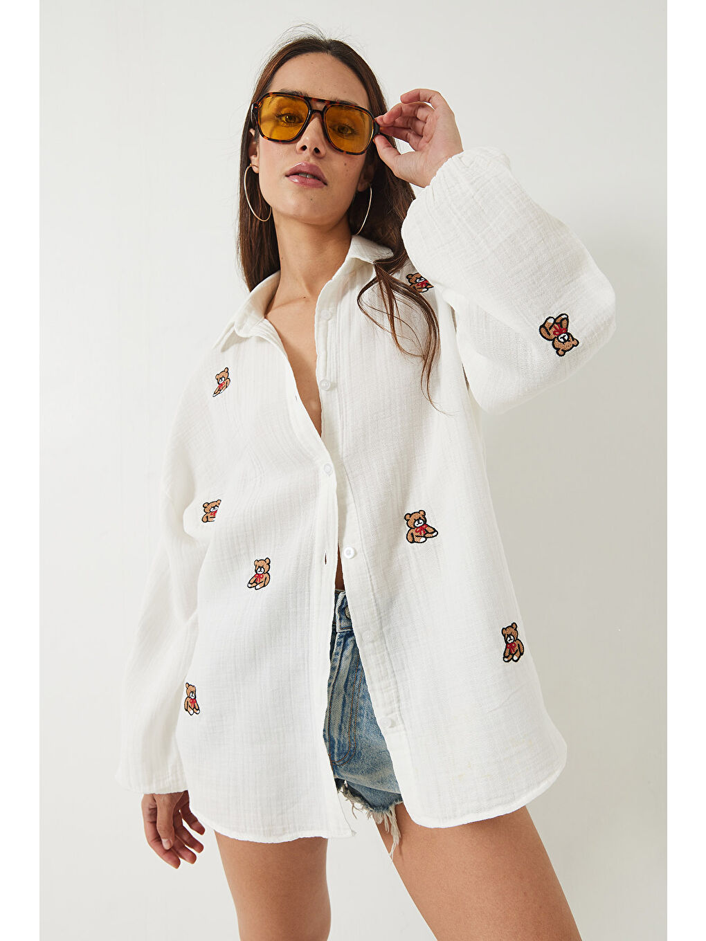 Ekru Kadın Teddy İşlemeli Kolları Lastikli Oversize Pamuk Gömlek-2
