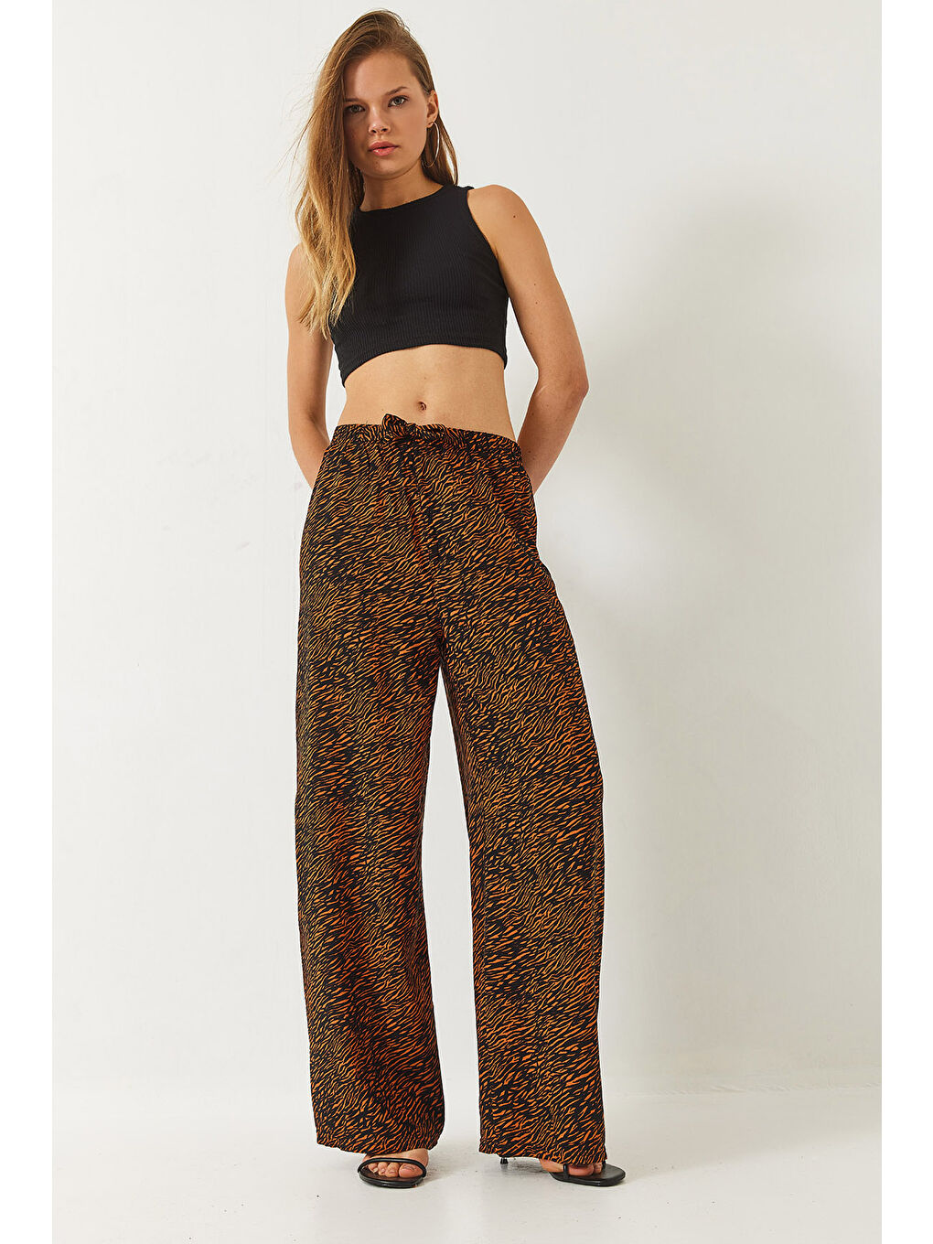 Siyah Kadın Desenli Beli Lastikli Bağlamalı Rahat Viskon Pantolon