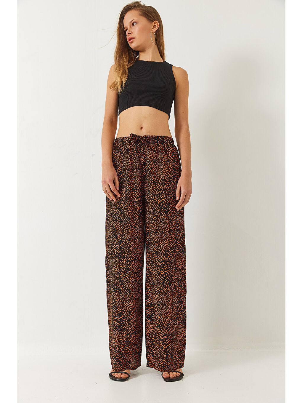 Siyah Kadın Desenli Beli Lastikli Bağlamalı Rahat Viskon Pantolon-1