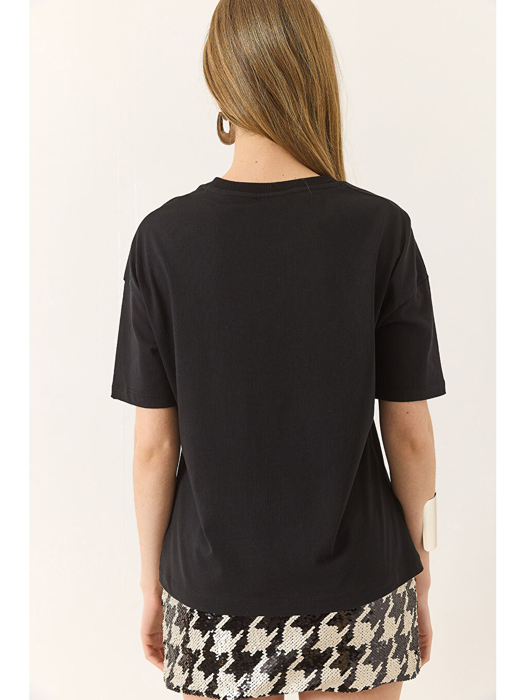 Siyah Kadın % Organik Pamuk Relaxed Fit Yırtmaçlı Yuvarlak Yakalı T-Shirt-6