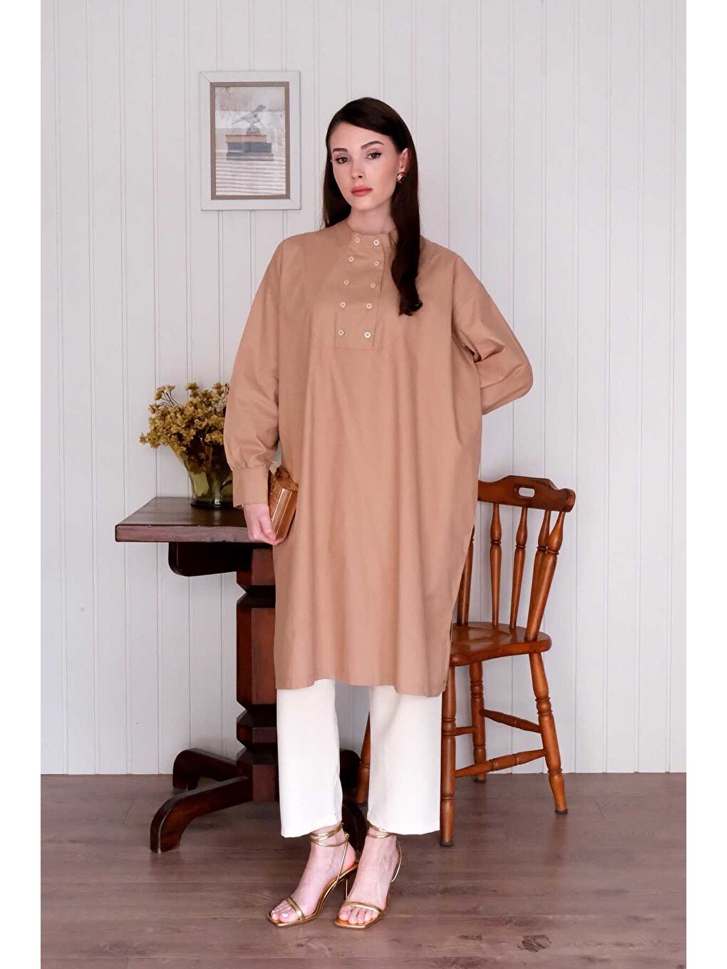 Bej Karamel Uzun Düğme Detaylı Tunik-2