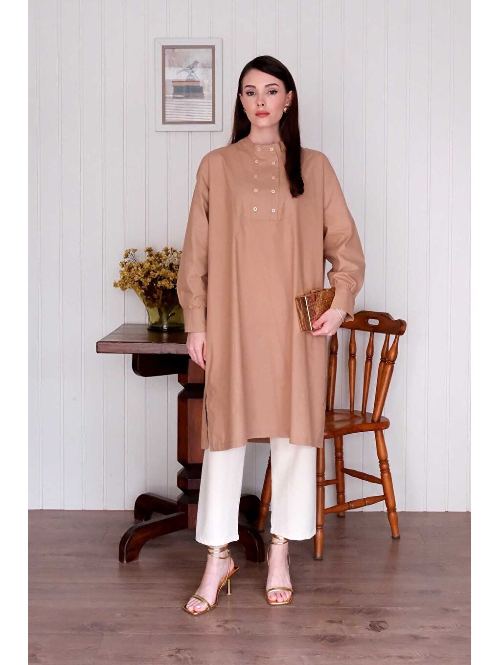 Bej Karamel Uzun Düğme Detaylı Tunik-3