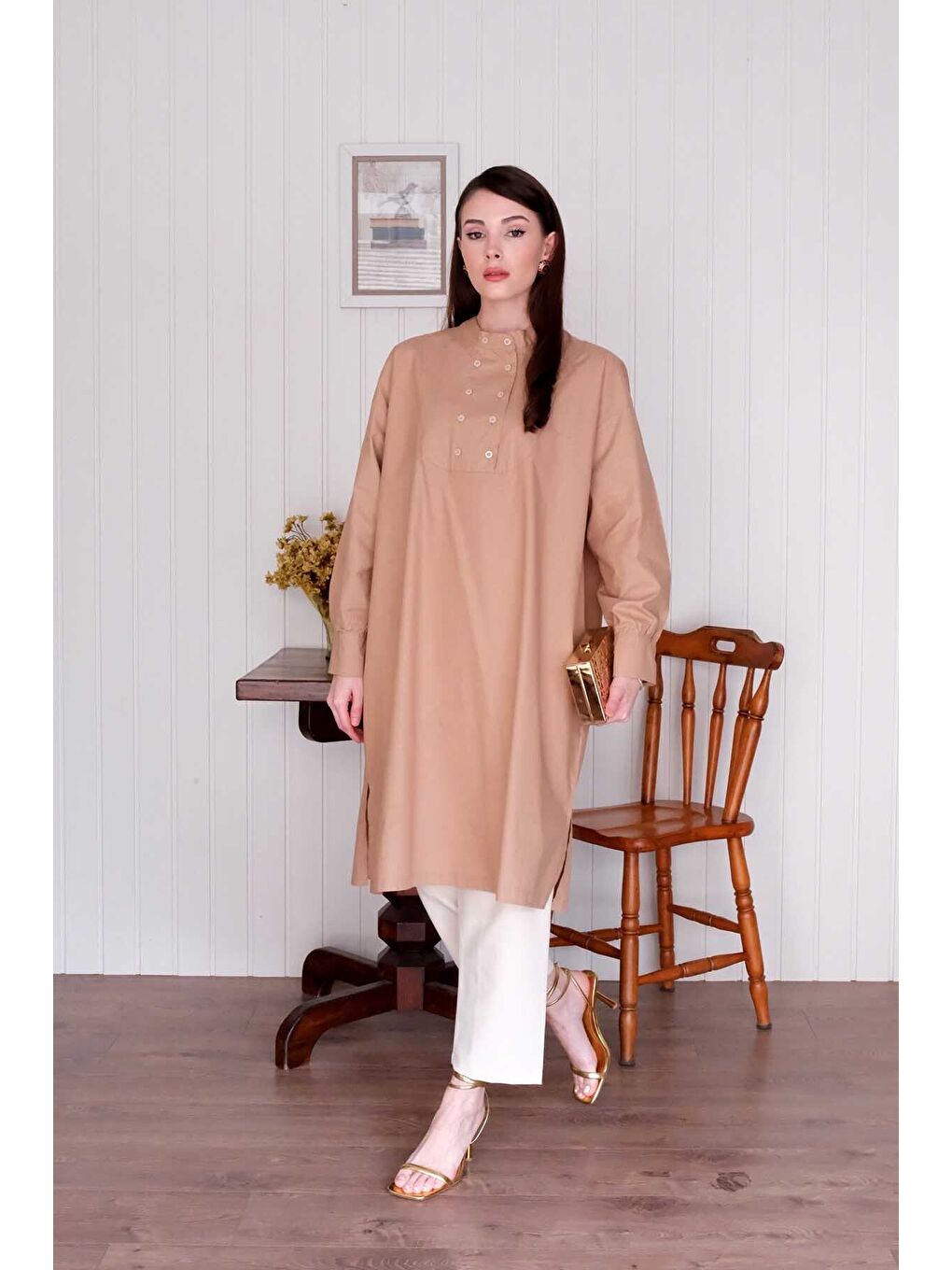 Bej Karamel Uzun Düğme Detaylı Tunik-6