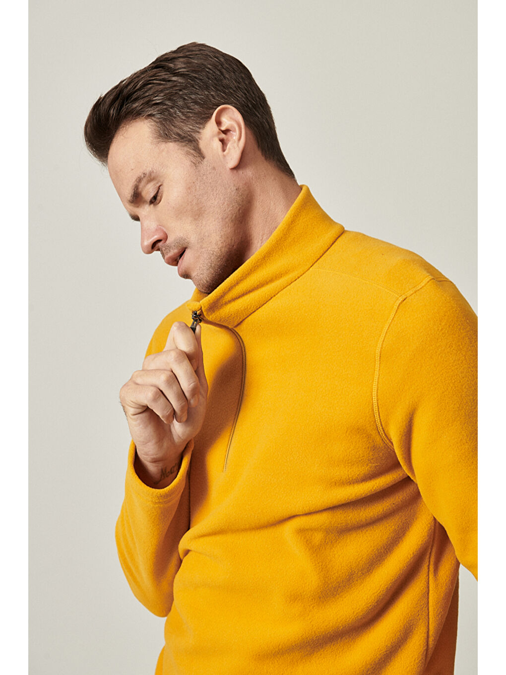 Erkek Sarı Anti-Pilling Tüylenme Yapmayan Standart Fit Dik Yaka Polar Sweatshirt-4