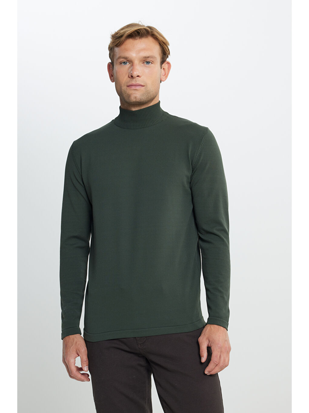 Erkek Haki Standart Fit Normal Kesim Yarım Balıkçı Yaka Triko Kazak