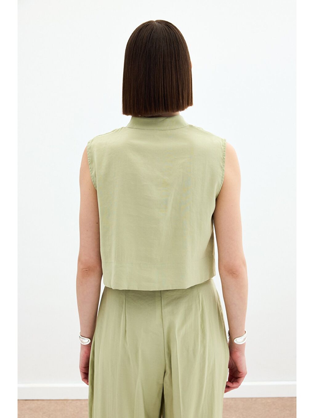 Süs Düğme Detaylı Bluz - Yağ Yeşili-4