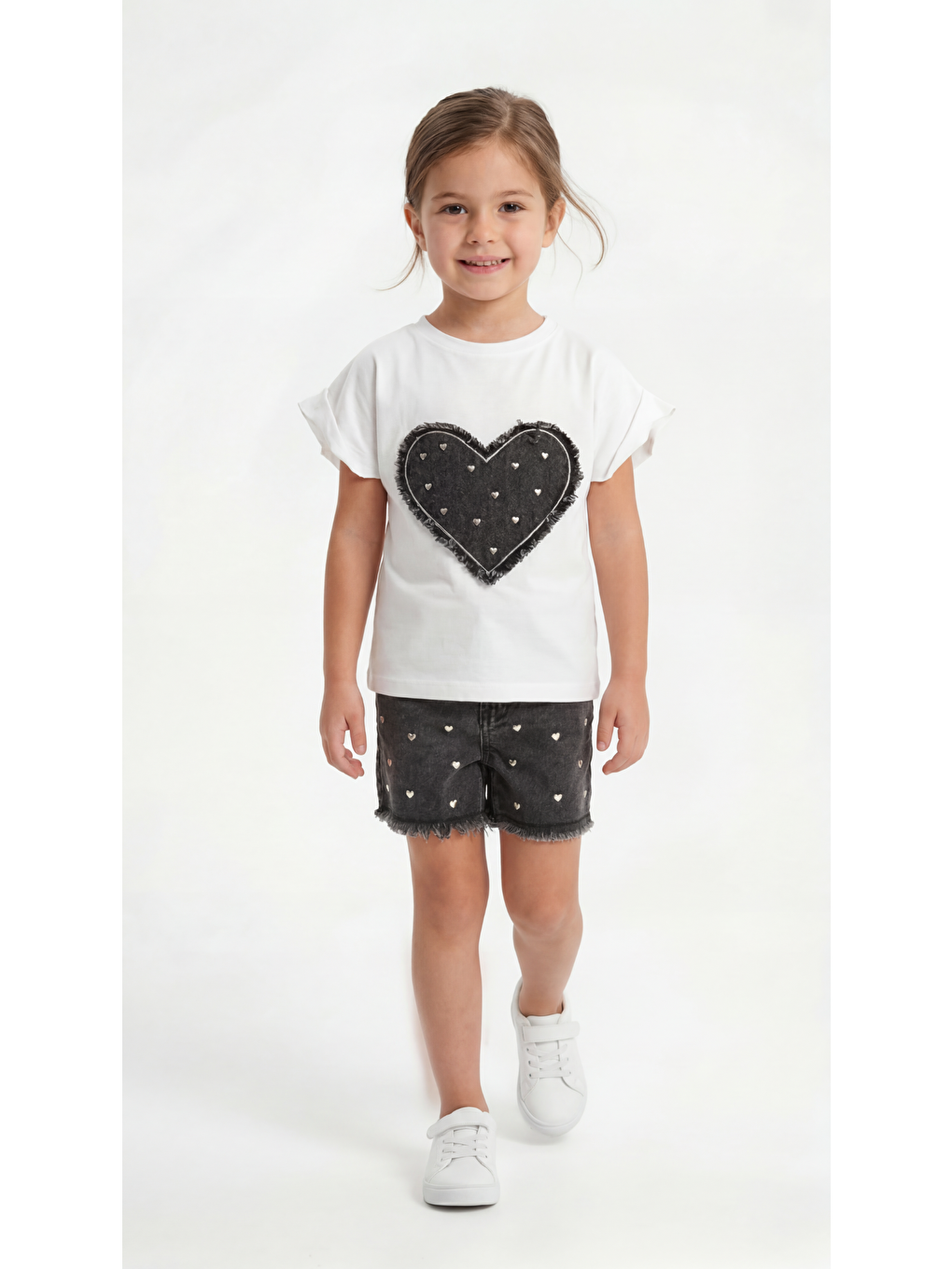 Beyaz Kalp Nakışlı Kız Çocuk Tişört-Şort Takım-2
