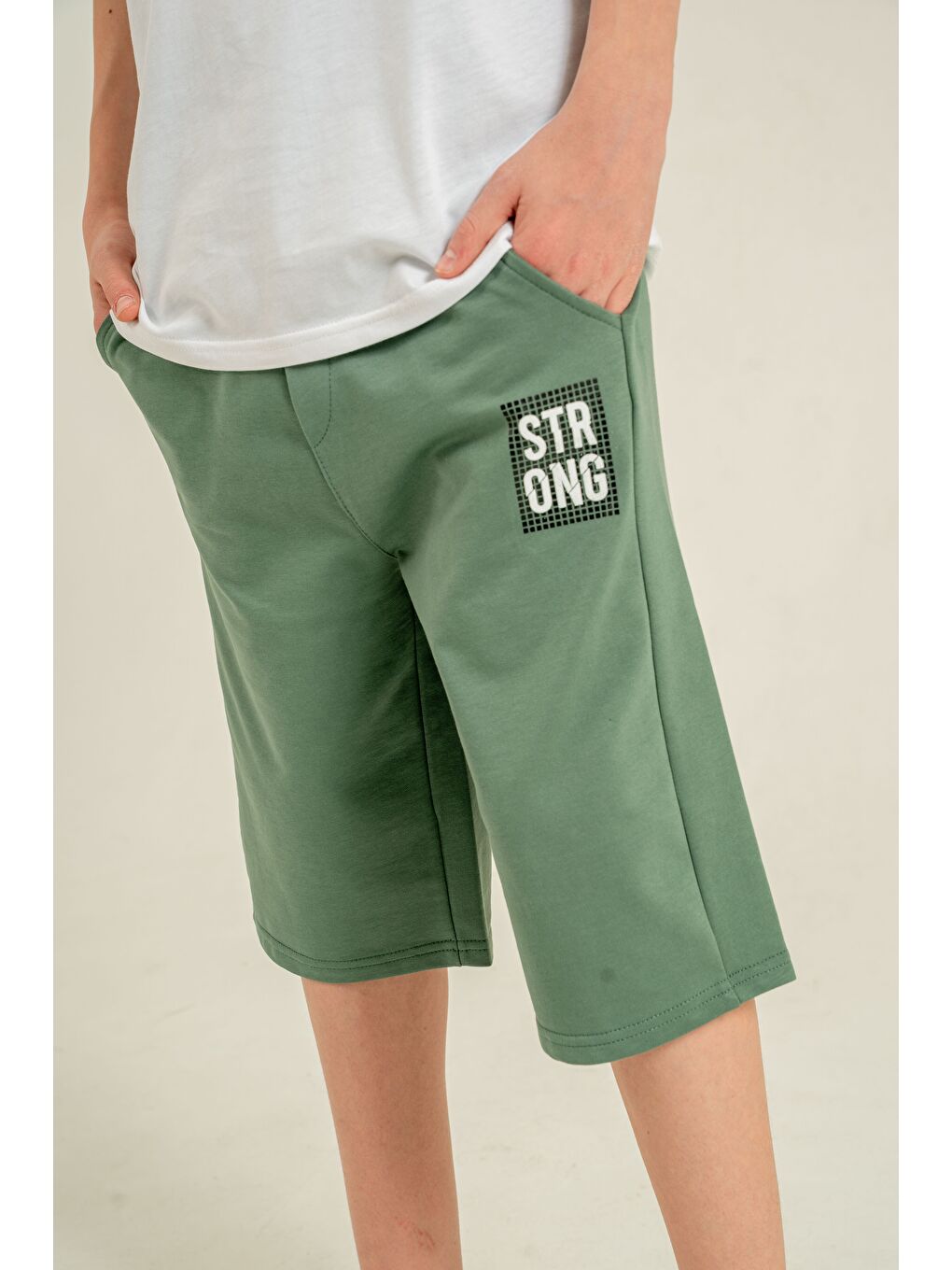 Yeşil Strong Baskılı Kolyeli Erkek Çocuk Şort - Tişört Takımı-4
