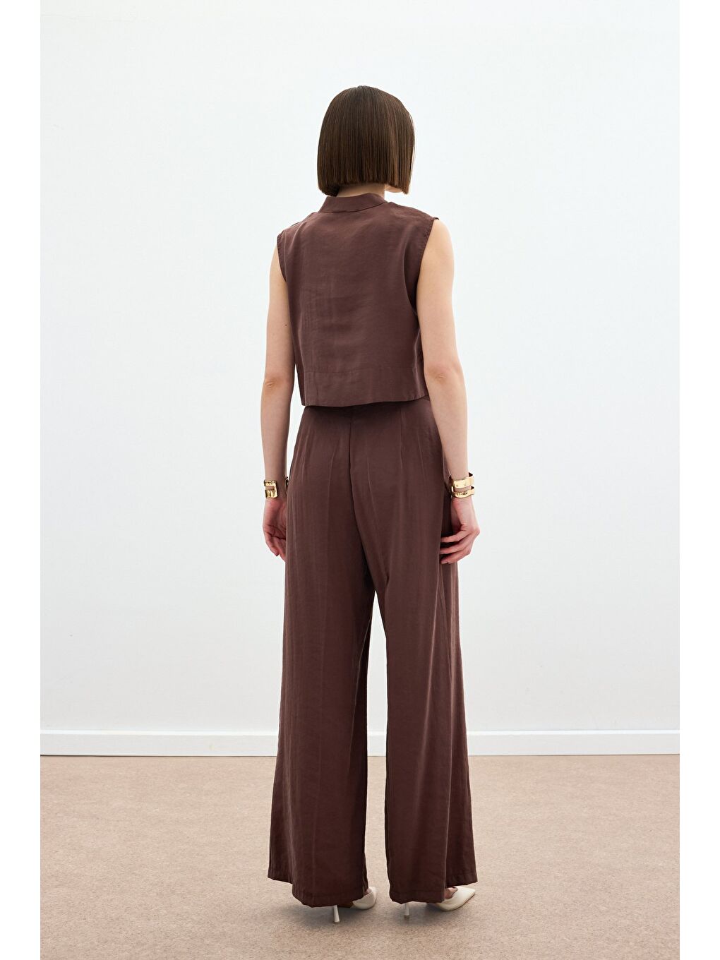 Kahverengi Süs Düğme Detaylı Bluz - Kahve-6