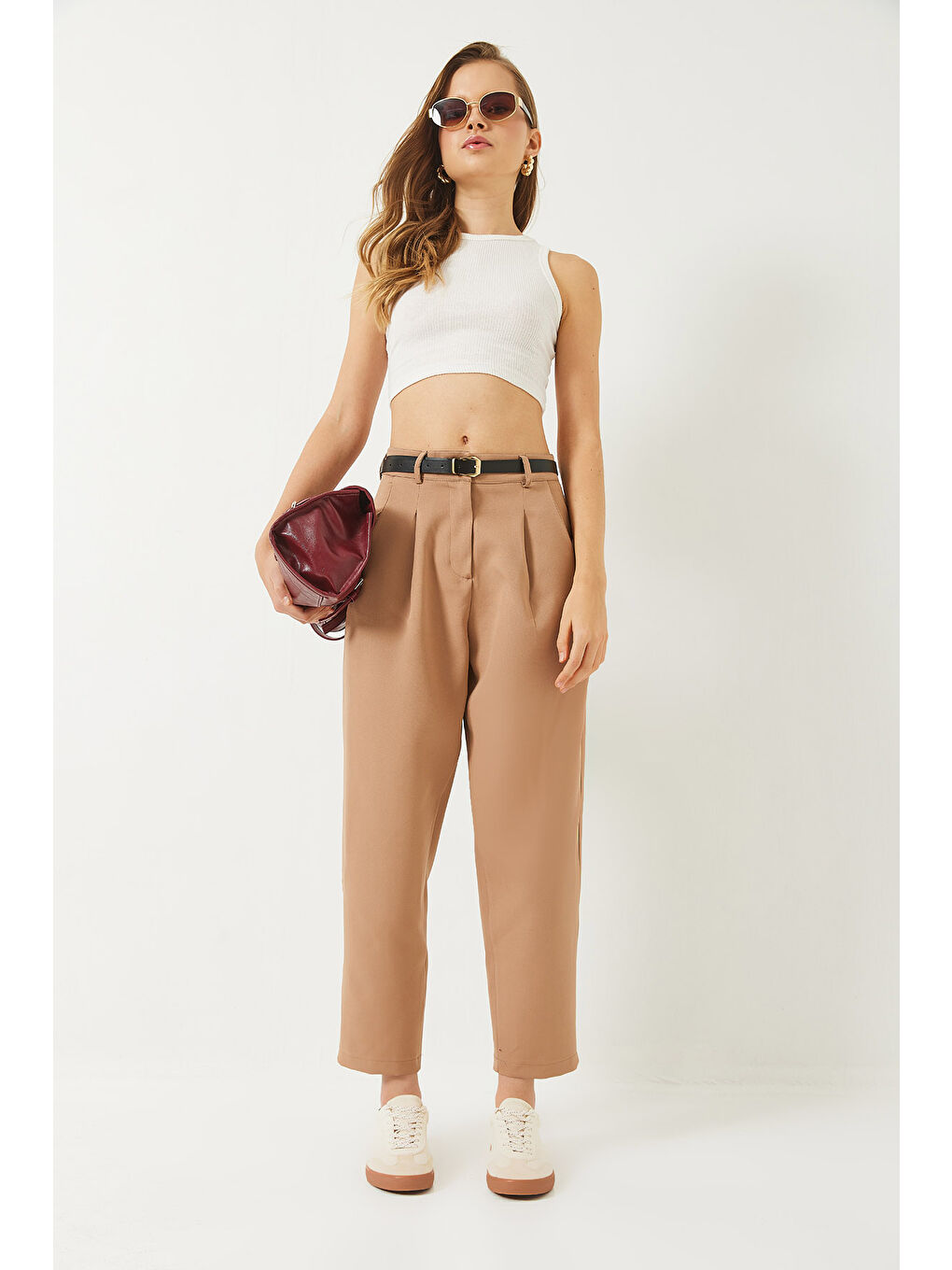 Kahverengi Kadın Kemerli Cep Detaylı Havuç Pantolon-1