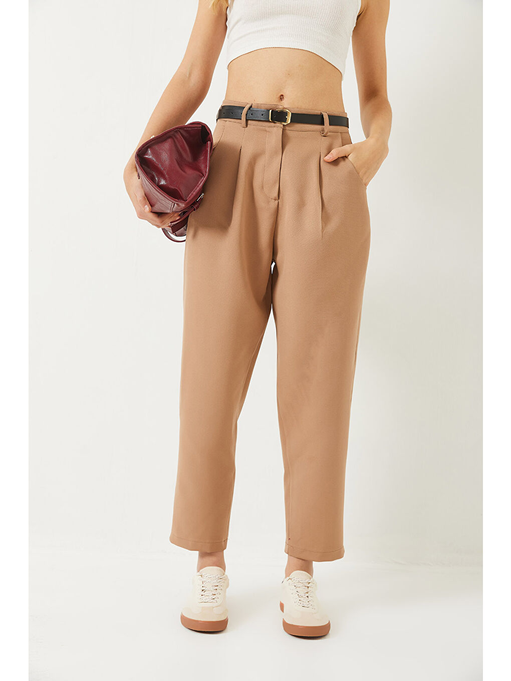 Kahverengi Kadın Kemerli Cep Detaylı Havuç Pantolon-4
