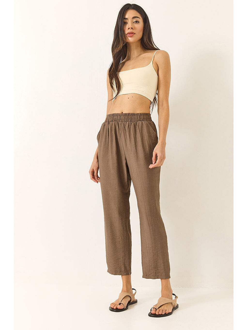 Kahverengi Kadın Beli Lastikli Cep Detaylı İnce Havuç Kesim Pantolon