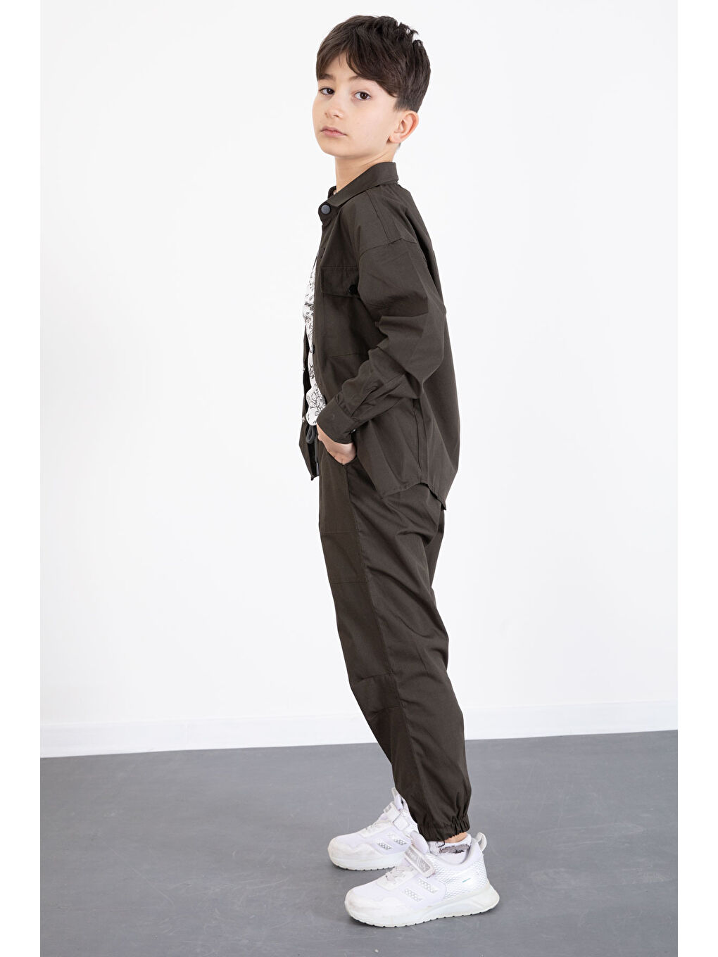 Haki Baskılı Tişörtlü Paraşüt Gömlek ve Pantolonlu Erkek Çocuk 3lü Takım 20514-4