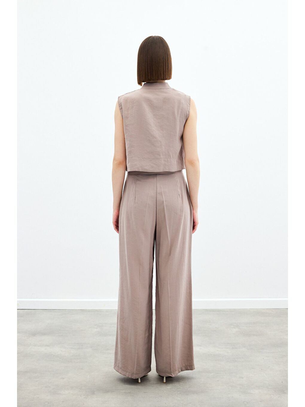 Bej Süs Düğme Detaylı Bluz - Vizon-7