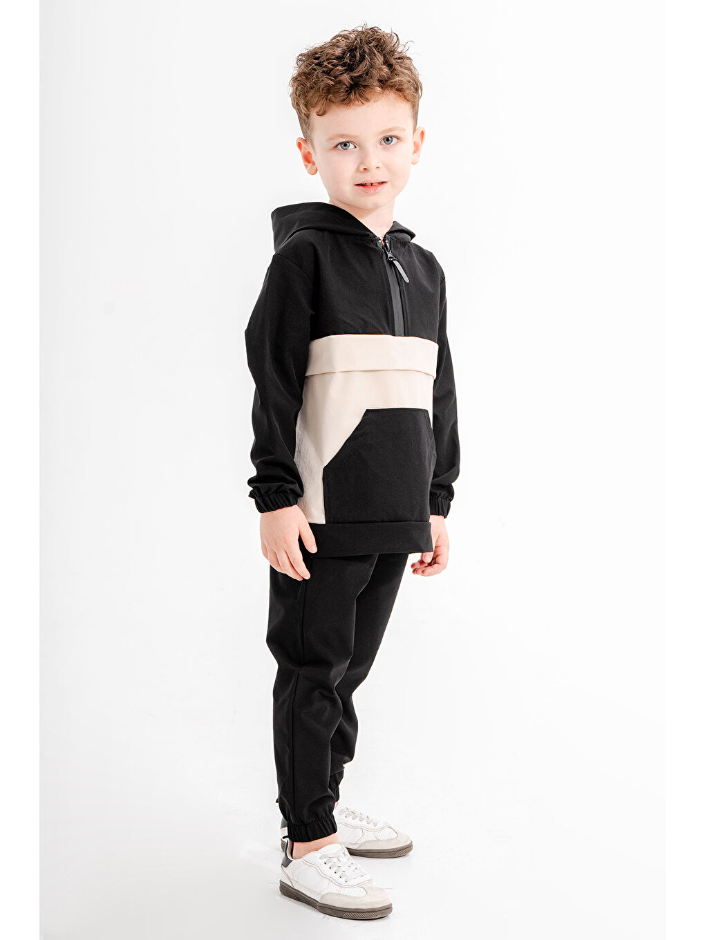 Siyah Kanguru Cepli Kapüşonlu Erkek Çocuk Paraşüt Eşofman Takımı 20119-3
