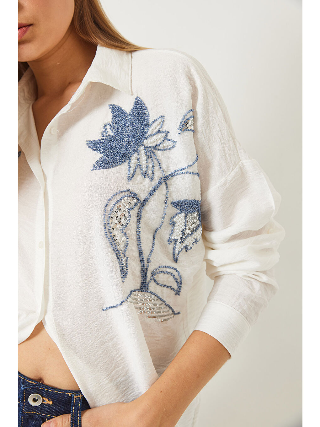 Beyaz Kadın Boncuk Taş Nakış İşlemeli Aerobin Oversize Gömlek-3