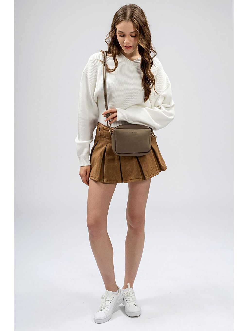 Bej Çapraz Askılı Fermuarlı Kadın Mini Omuz Çantası-1