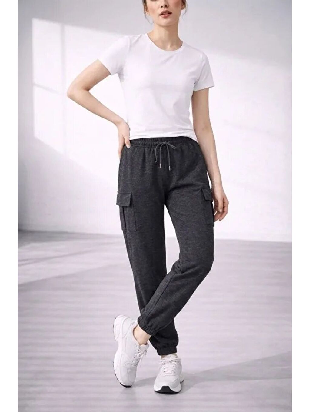 Gri Jogger Eşofman Altı Rahat Kalıp, Kargo Cepli, Lastikli Paça, Günlük Spor Pantolon - Füme-1