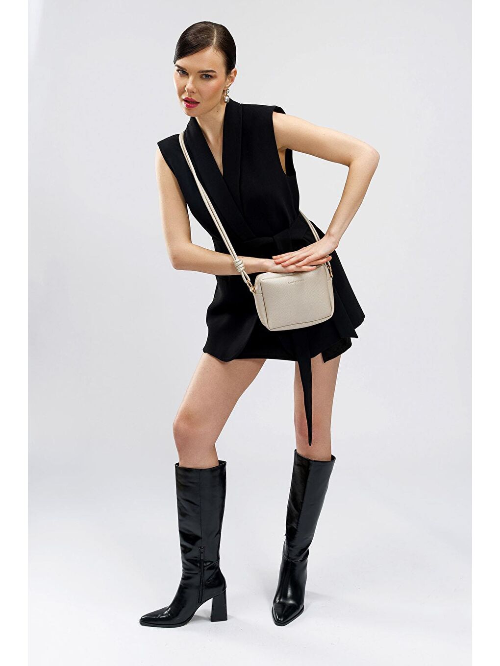 Sarı Çapraz Askılı Fermuarlı Kadın Mini Omuz Çantası-1