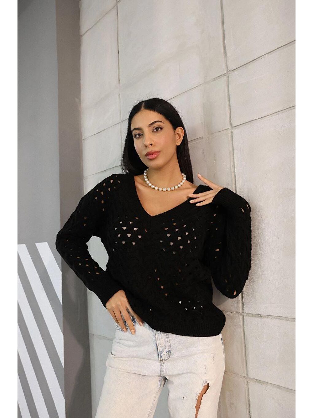 Siyah V Yaka Ajurlu Triko Kazak