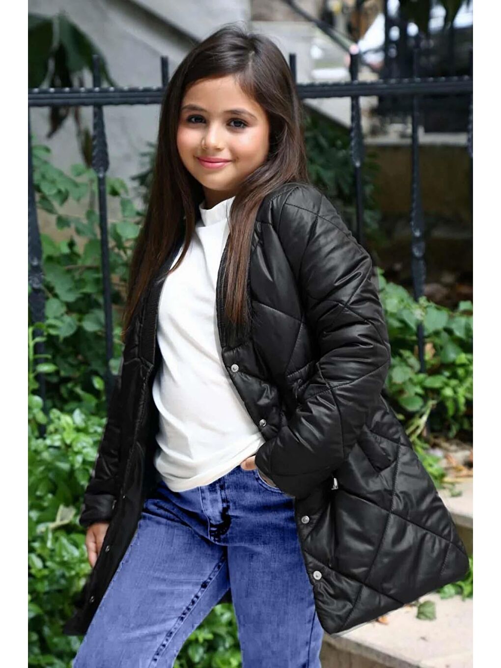 Kız Çocuk Yakası Şerit ve Üzeri Kare Dikiş Detaylı Cepli Çıtçıt Düğme Şişme Siyah Mont-3