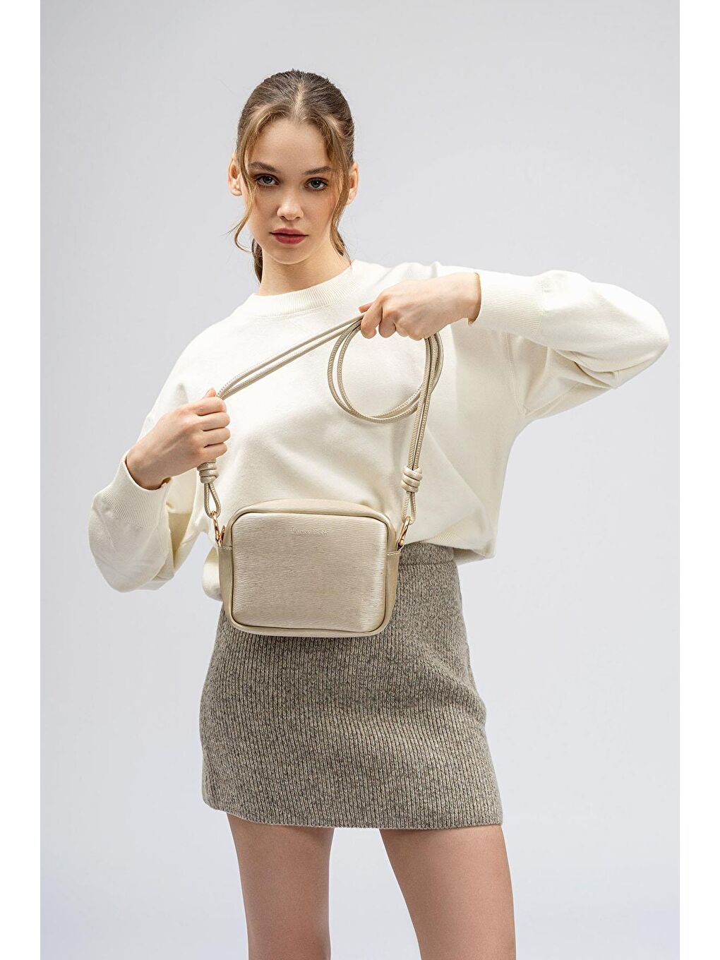 Sarı Çapraz Askılı Fermuarlı Kadın Mini Omuz Çantası-2