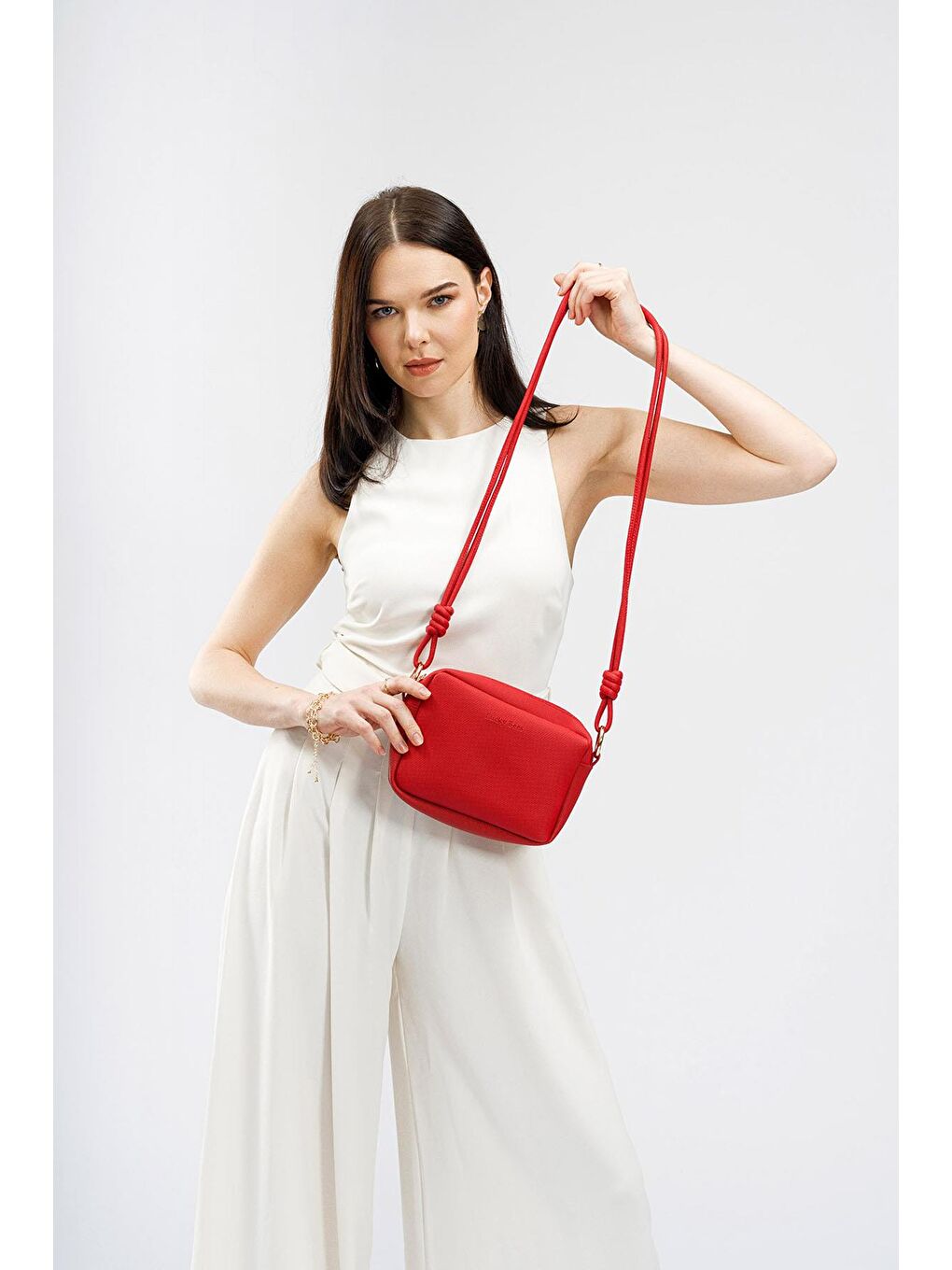 Kırmızı Çapraz Askılı Fermuarlı Kadın Mini Omuz Çantası