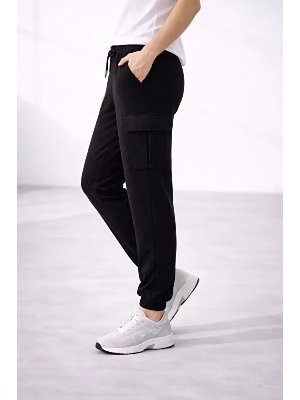 Jogger Eşofman Altı Rahat Kalıp, Kargo Cepli, Lastikli Paça, Günlük Spor Pantolon - Siyah-2