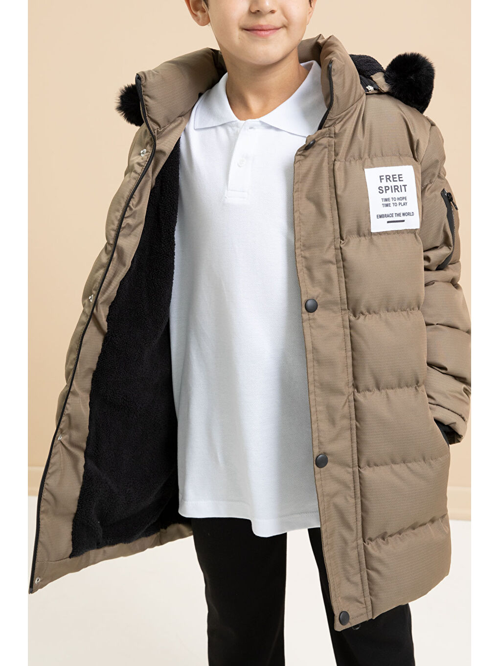 Erkek Çocuk Kahverengi Yazılı Arma Detaylı İçi Kürklü Kapüşonlu Şişme Mont 21369-2
